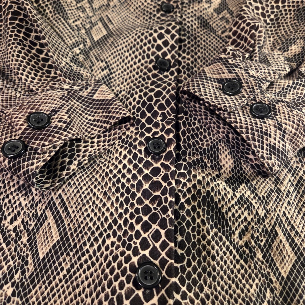 Casual Corner Annex Women's Long Sleeve Button Up Blouse Size 1X Snake Print - Picture 7 of 10